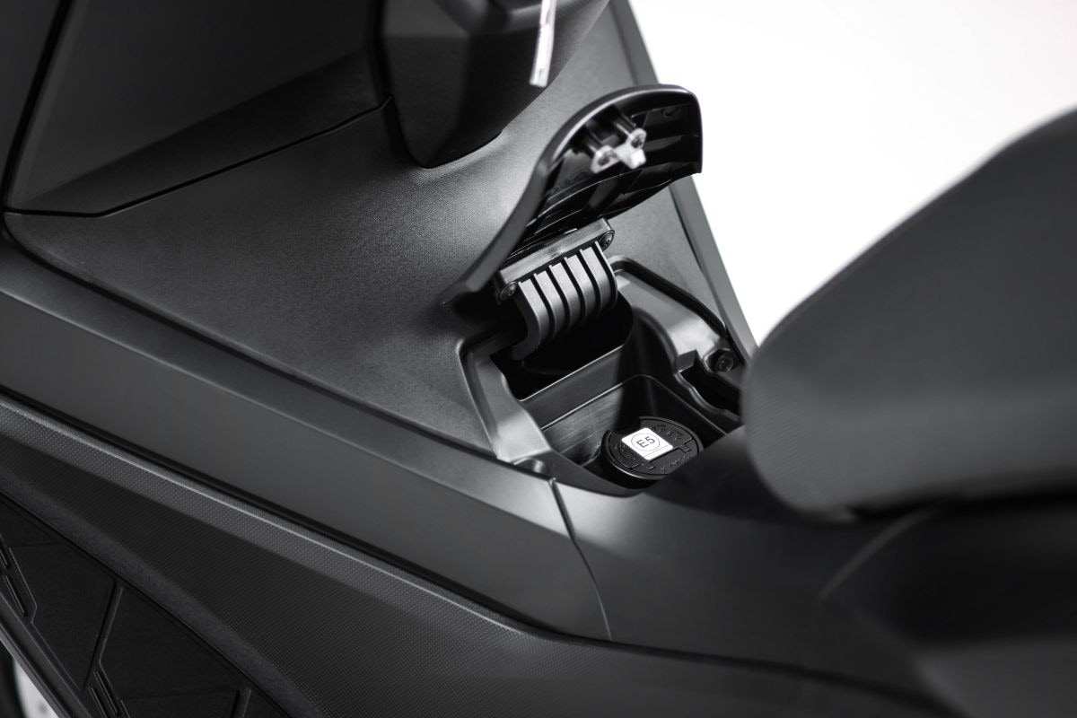  Kymco lancia il nuovo scooter Skytown 125